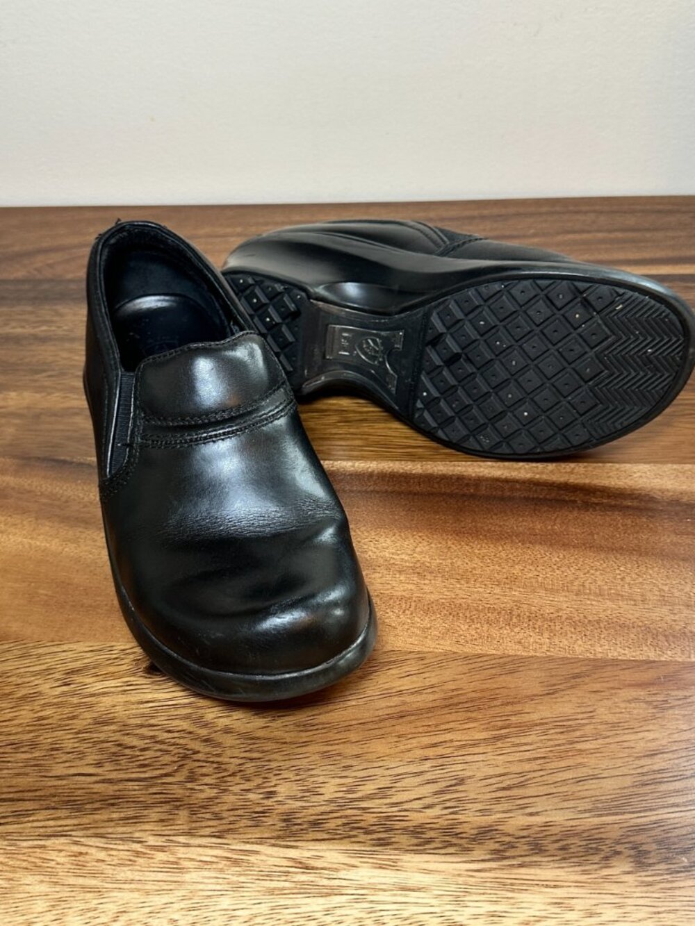 ARIAT Clogs Women's Black Leather Slip On Size 7B Sutter 10006805 Round Toe - Picture 3 of 9